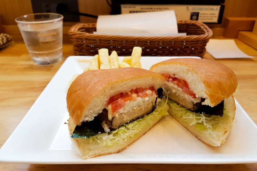 Tartar wasabi burger at Komeda Is